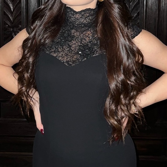 Escada - Picture 2 of 6